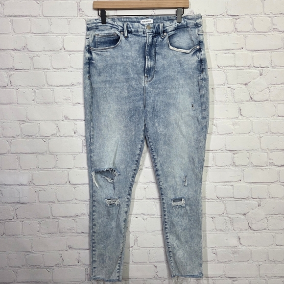 Good American Denim - Good American Good Waist Crop Distressed Light Wash Cropped Jeans Frayed 18